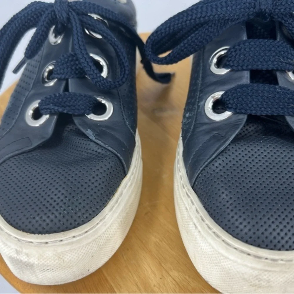AGL Attilio Giusti Leombruni navy blue perforated lace up platform sneaker 9